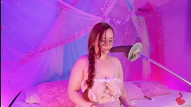 centaurigirl online show from May 24, 4:17 am