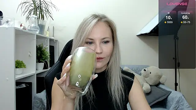 Sunny bunny6 online show from September 22, 4:58 am