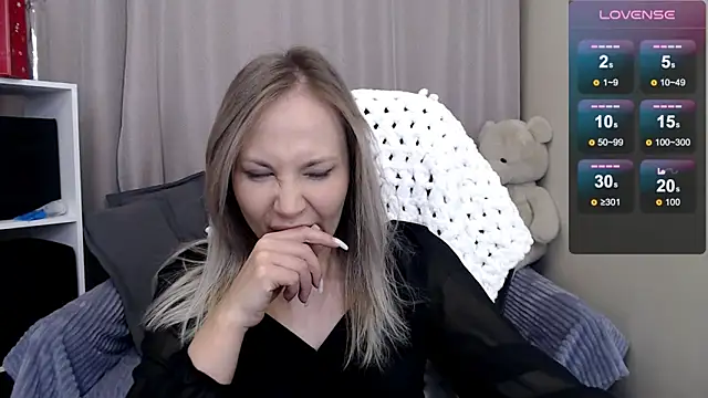 Sunny bunny6 online show from February 9, 7:40 pm