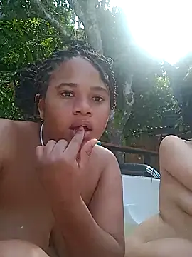 DANIELA MICHEL online show from December 17, 1:49 pm