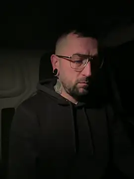 Snapshot of _Haptic_ chatting on December 6, 3:30 am Haptic online show from December 6, 3:30 am