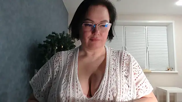 Nora Star online show from November 21, 6:50 pm