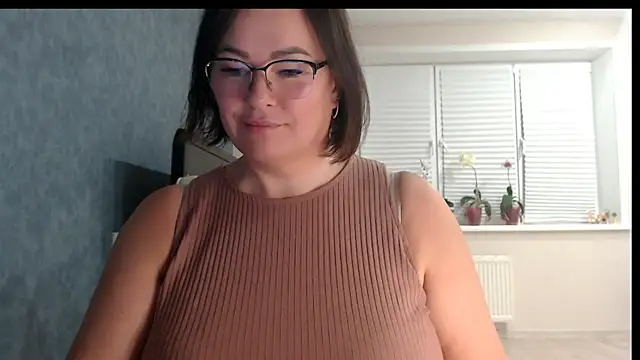 Nora Star online show from March 31, 7:47 pm