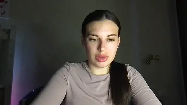 Snapshot of MoonriseGoddess chatting on April 19, 6:43 pm MoonriseGoddess online show from April 19, 6:43 pm
