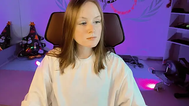 Snapshot of VivienLeeigh chatting on December 26, 5:30 pm VivienLeeigh online show from December 26, 5:30 pm