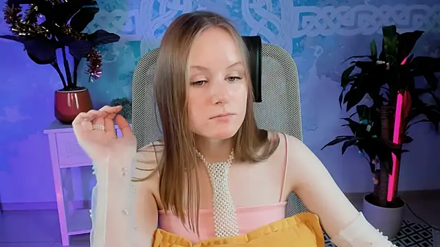 Snapshot of VivienLeeigh chatting on January 8, 4:22 pm VivienLeeigh online show from January 8, 4:22 pm