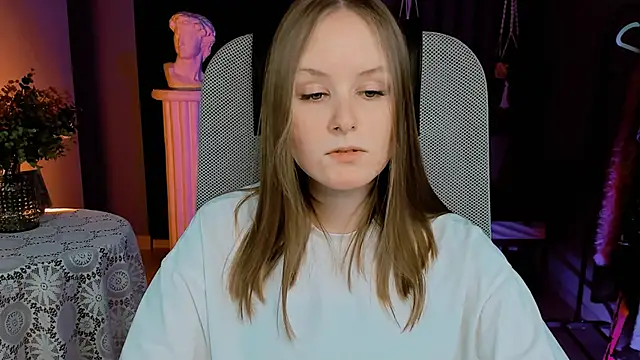 Snapshot of VivienLeeigh chatting on January 10, 4:20 pm VivienLeeigh online show from January 10, 4:20 pm