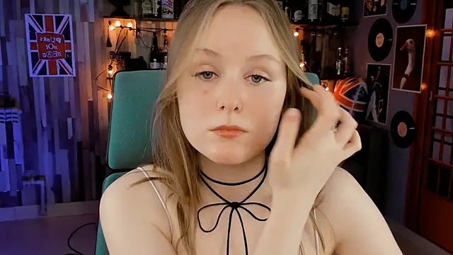 Snapshot of VivienLeeigh chatting on January 14, 1:17 pm VivienLeeigh online show from January 14, 1:17 pm