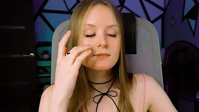 Snapshot of VivienLeeigh chatting on January 19, 3:21 pm VivienLeeigh online show from January 19, 3:21 pm