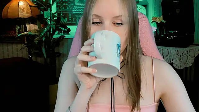 Snapshot of VivienLeeigh chatting on January 26, 6:27 pm VivienLeeigh online show from January 26, 6:27 pm