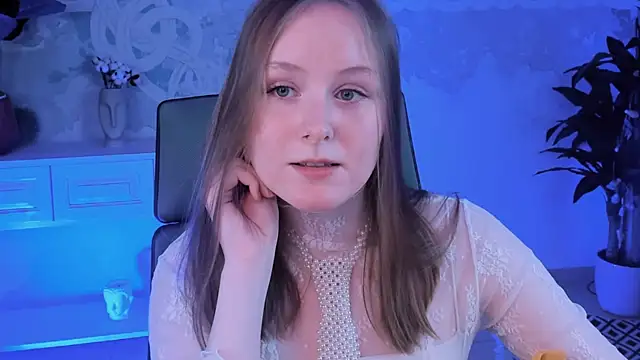 Snapshot of VivienLeeigh chatting on February 8, 12:06 pm VivienLeeigh online show from February 8, 12:06 pm