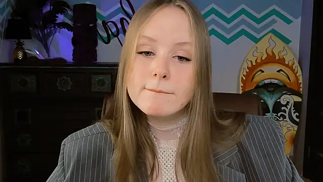 Snapshot of VivienLeeigh chatting on February 22, 9:12 am VivienLeeigh online show from February 22, 9:12 am