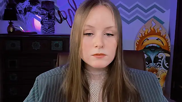 Snapshot of VivienLeeigh chatting on February 22, 12:19 pm VivienLeeigh online show from February 22, 12:19 pm