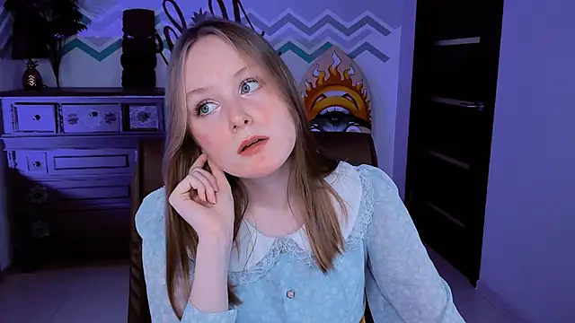 Snapshot of VivienLeeigh chatting on March 13, 5:07 pm VivienLeeigh online show from March 13, 5:07 pm