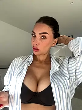 Snapshot of krissiswrld- chatting on November 23, 11:54 am krissiswrld- online show from November 23, 11:54 am