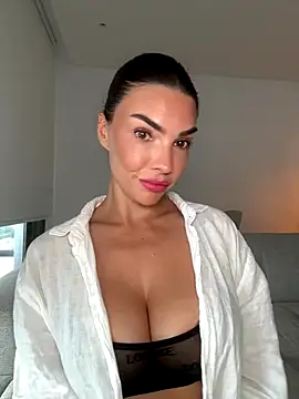 Snapshot of krissiswrld- chatting on November 24, 1:33 pm krissiswrld- online show from November 24, 1:33 pm