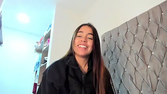 Snapshot of AriaMontgomery chatting on December 30, 4:09 am AriaMontgomery online show from December 30, 4:09 am