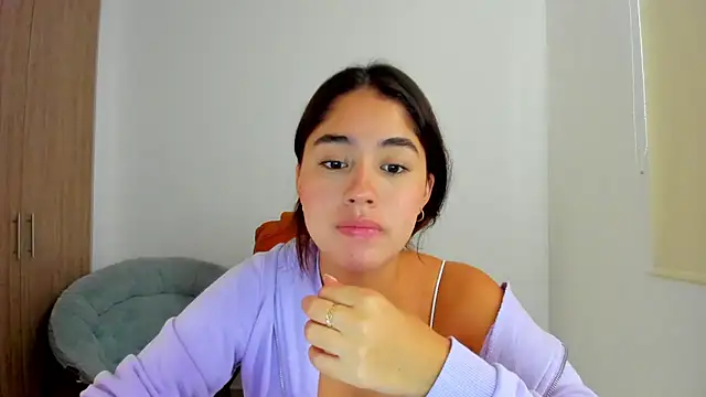 Snapshot of AriaMontgomery chatting on March 5, 2:56 pm AriaMontgomery online show from March 5, 2:56 pm