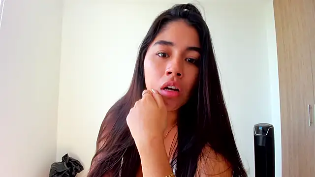 AriaMontgomery online show from January 18, 4:33 pm