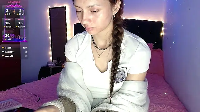 holy juli online show from March 15, 9:52 am