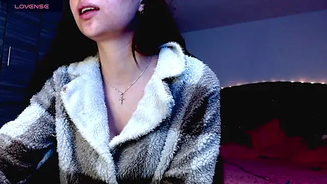 holy juli online show from December 22, 4:20 am