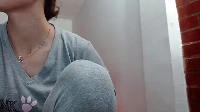 holy juli online show from March 10, 4:06 am