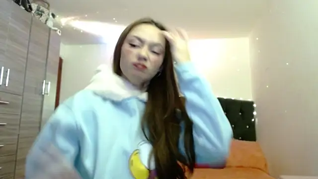 holy juli online show from March 30, 4:35 am