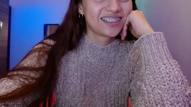 holy juli online show from April 18, 3:32 am