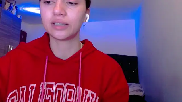 holy juli online show from June 2, 4:36 am
