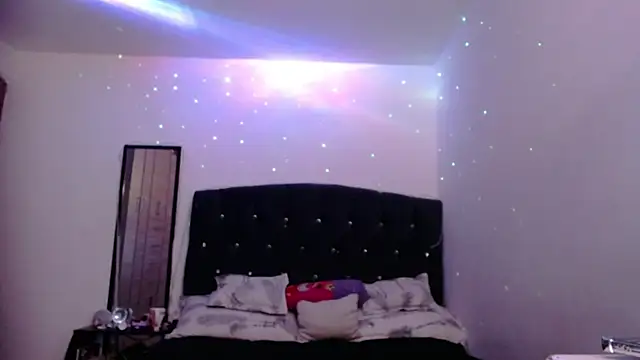 holy juli online show from June 16, 2:47 am