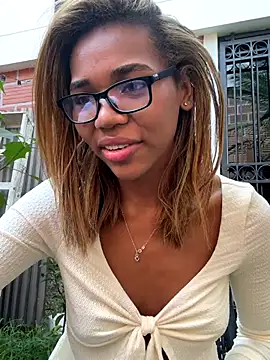 Snapshot of Lily_Miiller chatting on December 14, 7:07 pm Lily Miiller online show from December 14, 7:07 pm