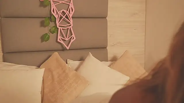 Snapshot of Lily_Miiller chatting on January 8, 9:06 pm Lily Miiller online show from January 8, 9:06 pm