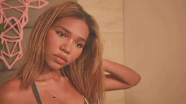 Snapshot of Lily_Miiller chatting on January 15, 8:01 pm Lily Miiller online show from January 15, 8:01 pm