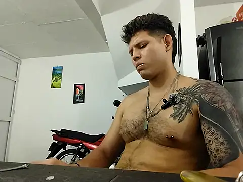 Snapshot of King_russo chatting on February 2, 1:55 am King russo online show from February 2, 1:55 am