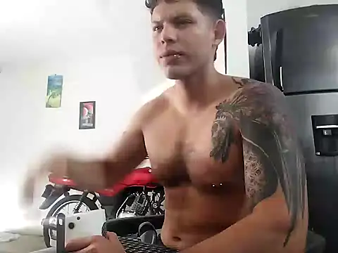 Snapshot of King_russo chatting on February 2, 7:35 pm King russo online show from February 2, 7:35 pm