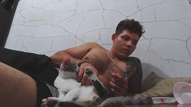 Snapshot of King_russo chatting on February 9, 5:08 am King russo online show from February 9, 5:08 am