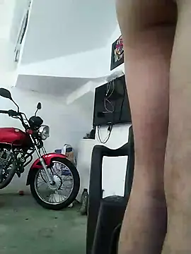 Snapshot of King_russo chatting on February 19, 9:03 pm King russo online show from February 19, 9:03 pm