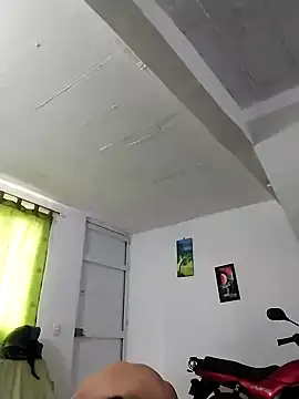 Snapshot of King_russo chatting on February 21, 3:43 pm King russo online show from February 21, 3:43 pm