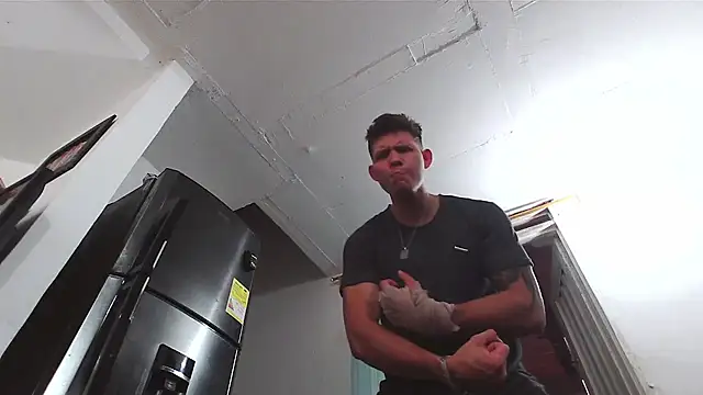 Snapshot of King_russo chatting on March 1, 8:53 pm King russo online show from March 1, 8:53 pm