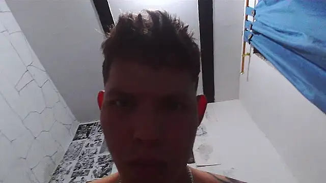 Snapshot of King_russo chatting on March 4, 11:32 pm King russo online show from March 4, 11:32 pm