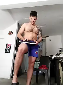 Snapshot of King_russo chatting on November 7, 8:09 pm King russo online show from November 7, 8:09 pm