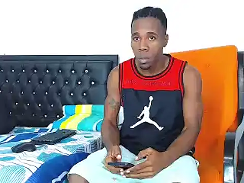 Snapshot of Damian_hart_24CM chatting on February 14, 11:09 pm Damian hart 24CM online show from February 14, 11:09 pm