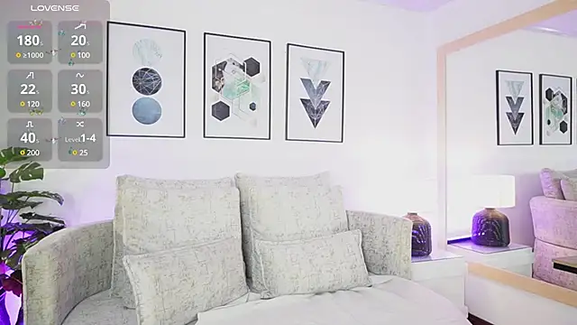 Snapshot of elasummer chatting on March 18, 11:52 am elasummer online show from March 18, 11:52 am