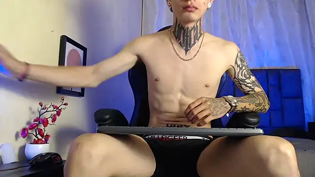 Snapshot of Dan_brownn chatting on September 26, 1:09 am Dan brownn online show from September 26, 1:09 am