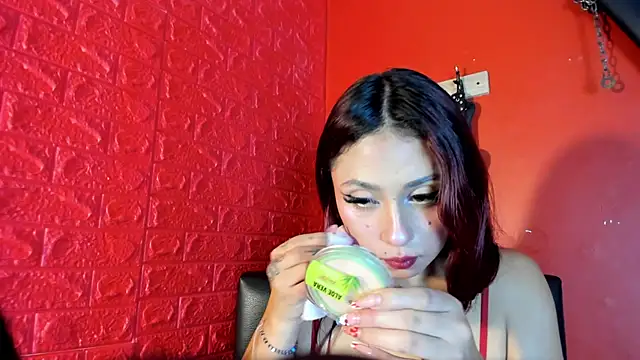 Monttserratt online show from November 24, 7:13 pm