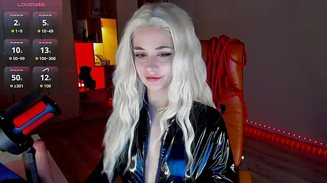 mollyposhh online show from January 10, 8:21 pm