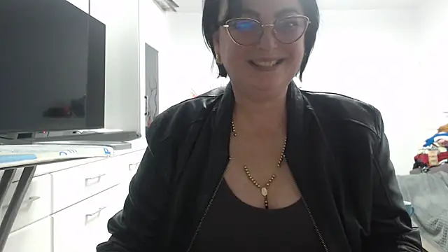 Amandamuller1982 online show from November 11, 7:47 pm