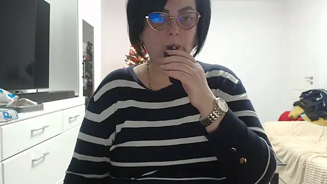 Amandamuller1982 online show from December 16, 7:41 pm