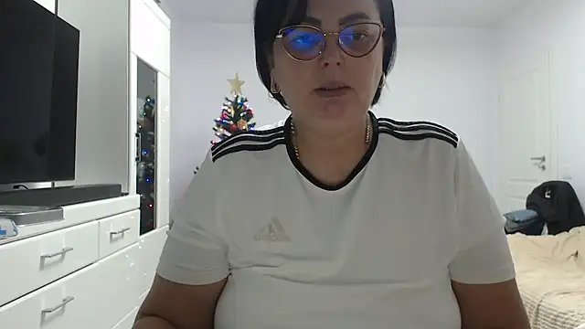 Amandamuller1982 online show from December 18, 11:11 pm