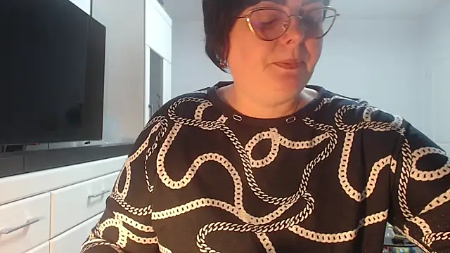 Amandamuller1982 online show from April 17, 8:01 pm